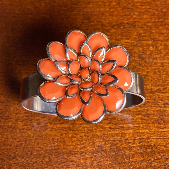 Fabulous Bundle of Bracelets:  4 Distinctive, Fun Bracelets to Liven Up Things - Picture 6 of 9